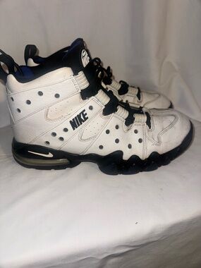 Nike Kids White and Black High-Top Sneakers with Navy Trim size 10